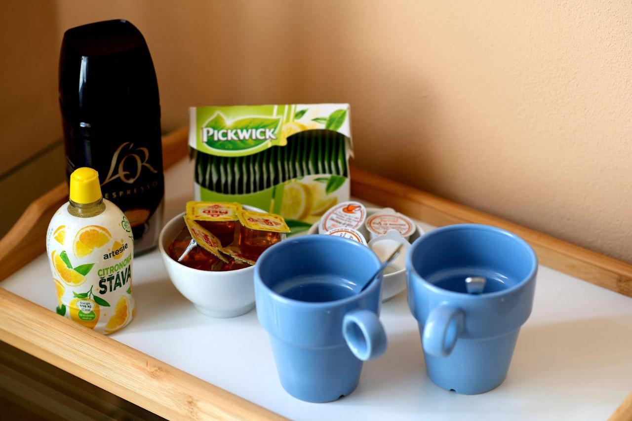 Cozy Room At Metro Station, Private Bathroom, 9Minutes Oldtown, 15Minutes Airport, Wifi Prag Exterior foto